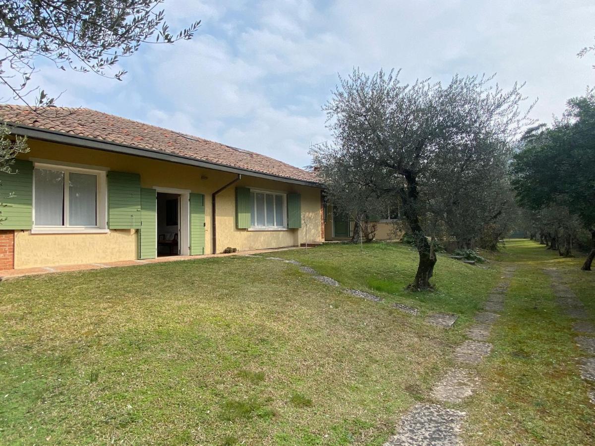Villa Sweet Flower - With Private Pool And Garden Манерба-дель-Гарда Экстерьер фото